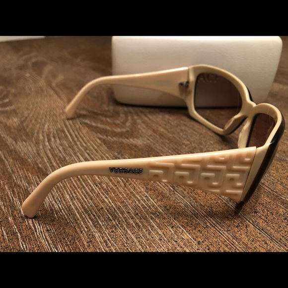 Versace sunglasses - Picture 3 of 4